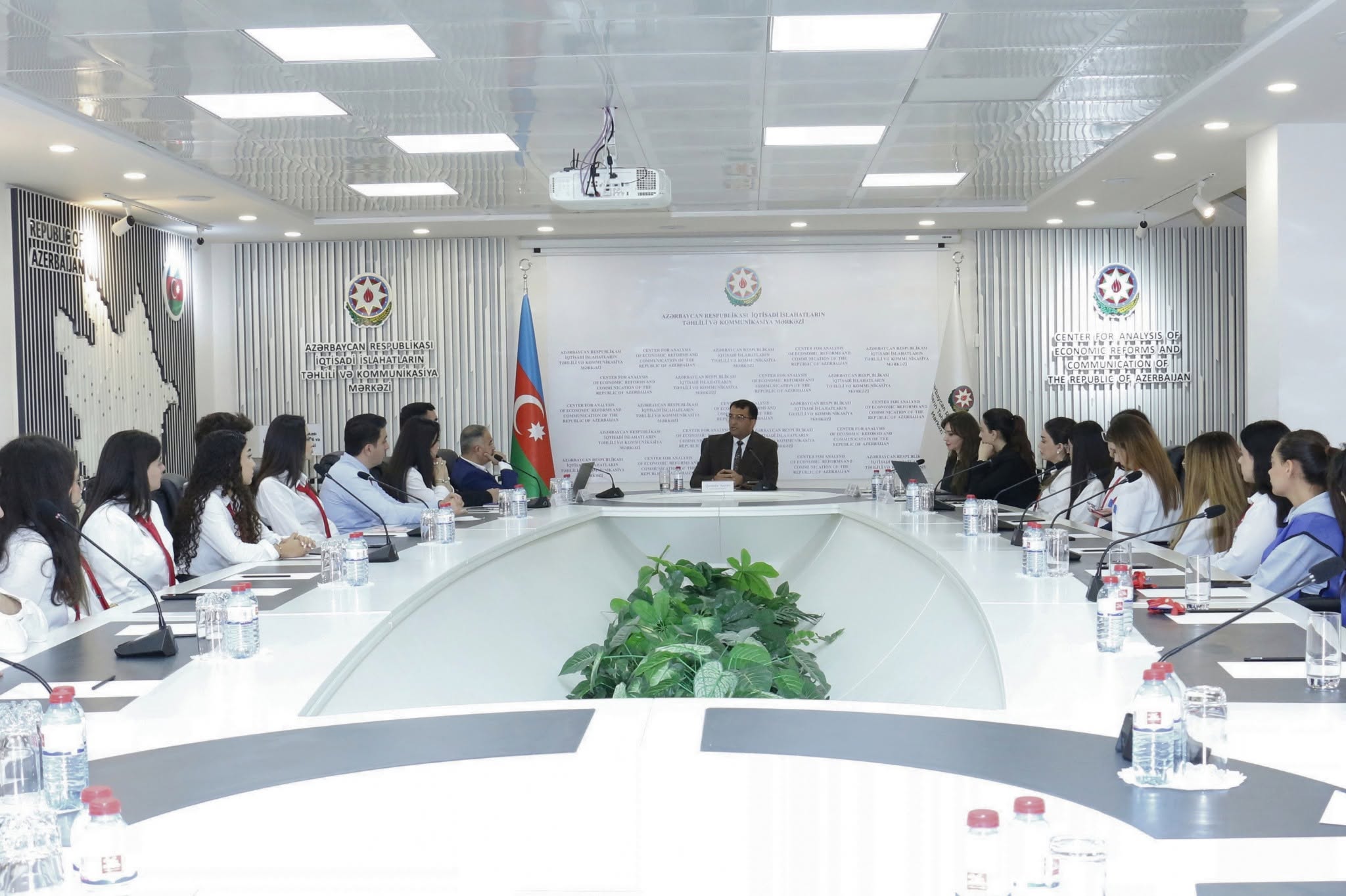 İİTKM-də “İslahat Könüllüləri”nin “Təhlükəsizlik mədəniyyəti və risklərin idarə edilməsi” mövzusunda maarifləndirici görüşü keçirilib
