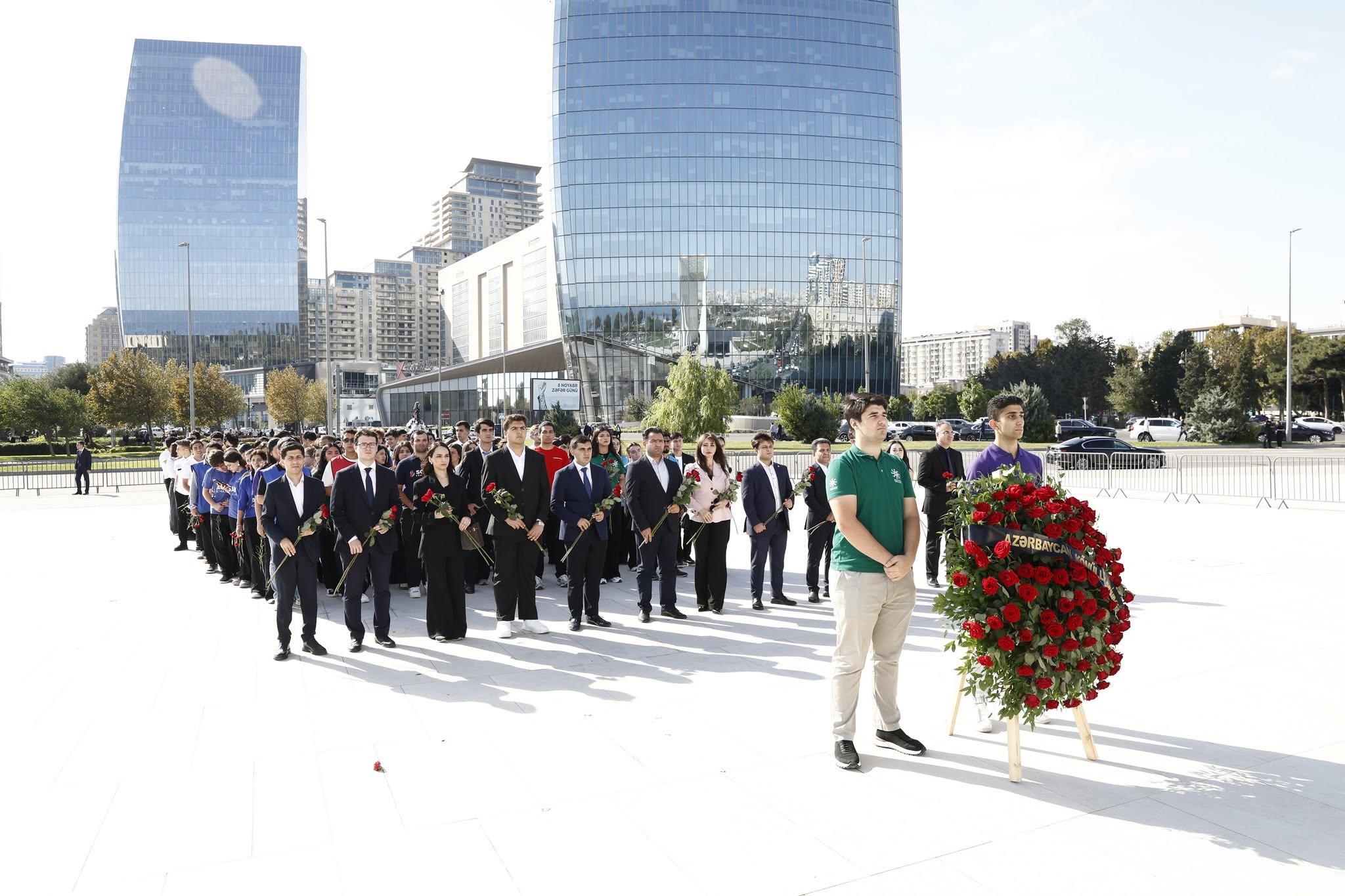 İslahat Könüllüləri və ölkənin aparıcı könüllü təşkilatlarının rəhbər və nümayəndələri Anım Günü ilə əlaqədar olaraq Zəfər Parkını ziyarət ediblər