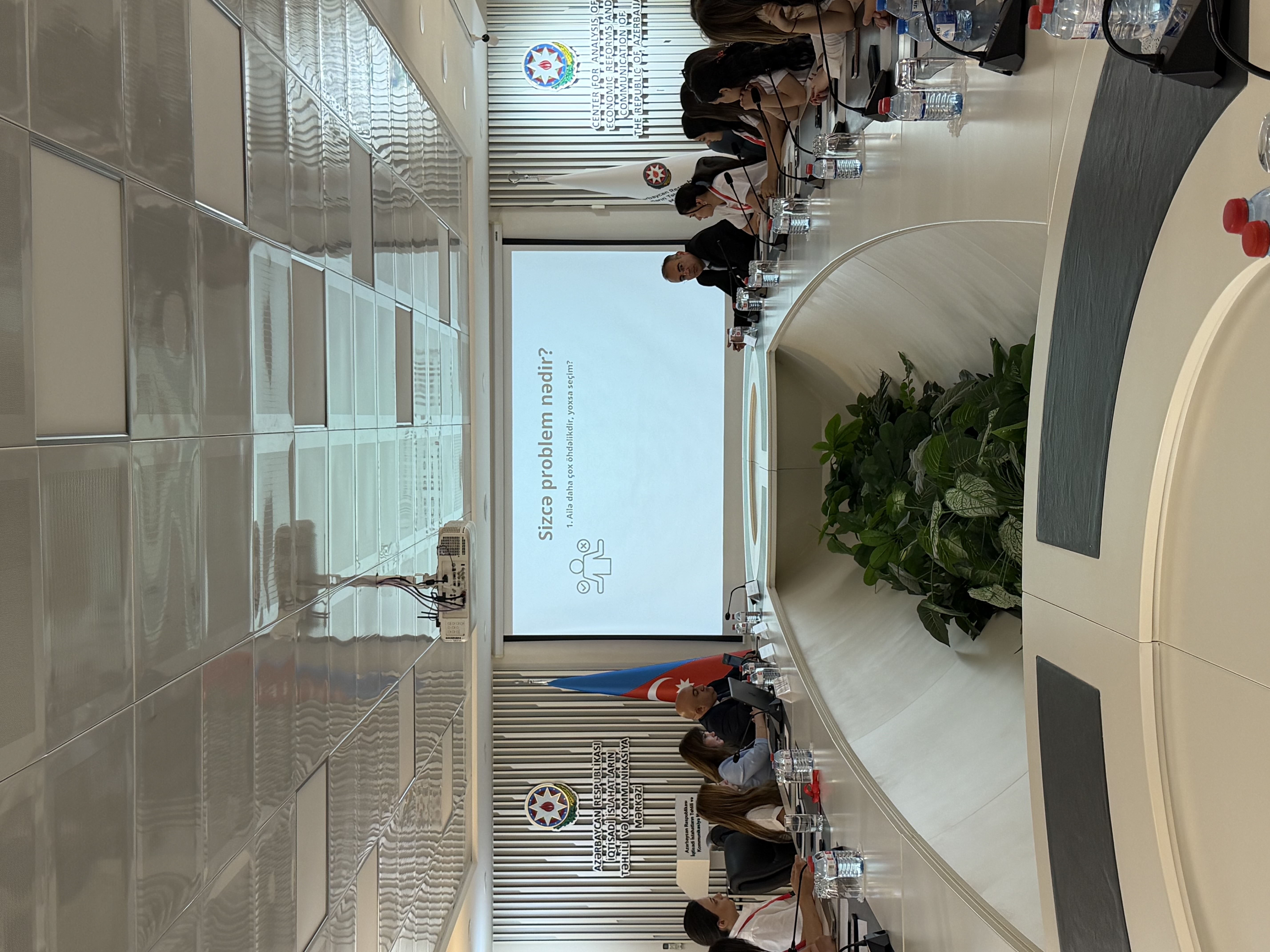 İslahat Könüllüsü Təşkilatı “Ailə dağılarsa, dövlət zəifləyərmi?” mövzusunda seminar keçirilib