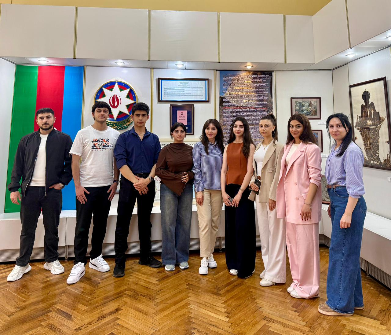 28 May- Müstəqillik Günü münasibətilə İslahat könüllüləri “Azərbaycan İstiqlal Muzeyi”ni ziyarət ediblər