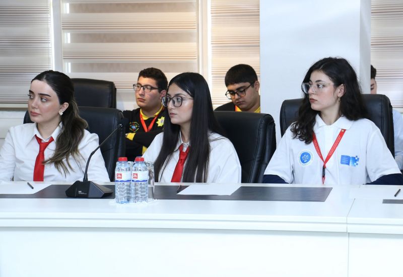 İİTKM-də “İslahat Könüllüləri”nin “Təhlükəsizlik mədəniyyəti və risklərin idarə edilməsi” mövzusunda maarifləndirici görüşü keçirilib