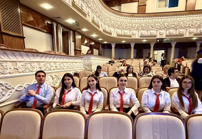 “İslahat Könüllüləri” Azərbaycan Milli Akademik Dram Teatrında “Müfəttiş” tamaşasını izləyiblər