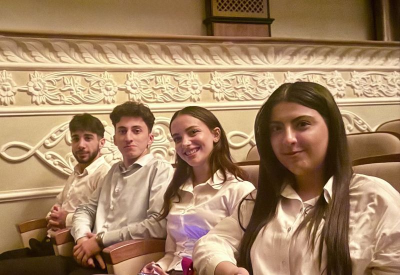 “İslahat Könüllüləri” Azərbaycan Milli Akademik Dram Teatrında “Müfəttiş” tamaşasını izləyiblər