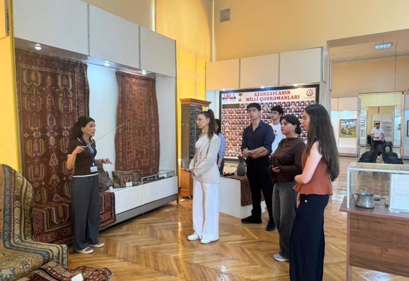 28 May- Müstəqillik Günü münasibətilə İslahat könüllüləri “Azərbaycan İstiqlal Muzeyi”ni ziyarət ediblər