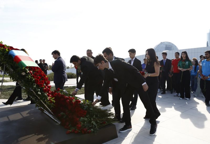 İslahat Könüllüləri və ölkənin aparıcı könüllü təşkilatlarının rəhbər və nümayəndələri Anım Günü ilə əlaqədar olaraq Zəfər Parkını ziyarət ediblər