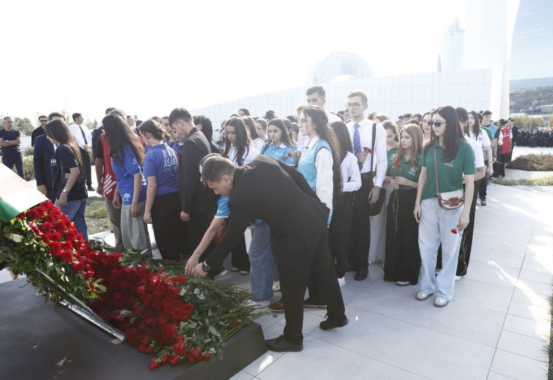 İslahat Könüllüləri və ölkənin aparıcı könüllü təşkilatlarının rəhbər və nümayəndələri Anım Günü ilə əlaqədar olaraq Zəfər Parkını ziyarət ediblər
