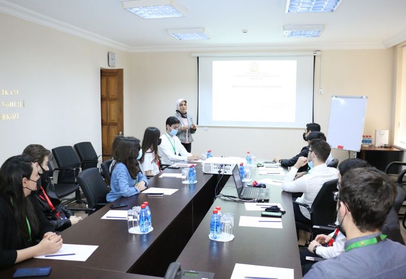 A seminar on "Macroeconomic Diagnostics 2" was held for Reform Volunteers