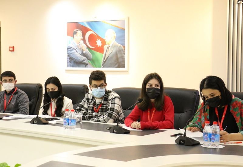 Students made a presentation on "The impact of institutions on economic growth in Azerbaijan."