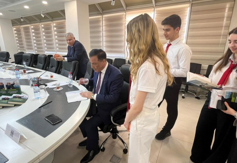 “Azərbaycan Respublikasının enerji təhlükəsizliyi siyasəti: ənənəvi enerjidən “yaşıl enerji”yə keçid” monoqrafiyasının təqdimatı