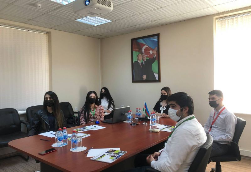 A volunteer of the Digital Trade Hub of Azerbaijan, Ismat Vagifzadeh made a presentation on the "Role of the Digital Trade Hub in attracting investment  to Azerbaijan"