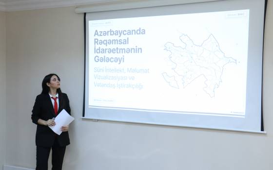 İslahat Könüllüsü Fatimə Sərdarlı  təqdimatla çıxış edib
