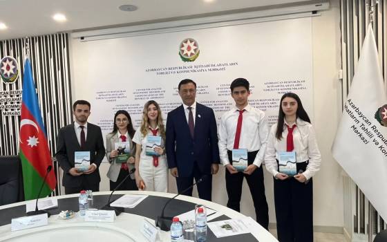 “Azərbaycan Respublikasının enerji təhlükəsizliyi siyasəti: ənənəvi enerjidən “yaşıl enerji”yə keçid” monoqrafiyasının təqdimatı